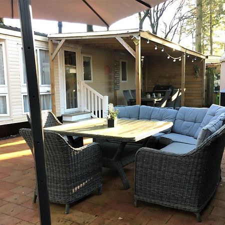 Prachtige Luxe Chalet Op De Veluwe Nabij โฮนเดอร์โล ภายนอก รูปภาพ