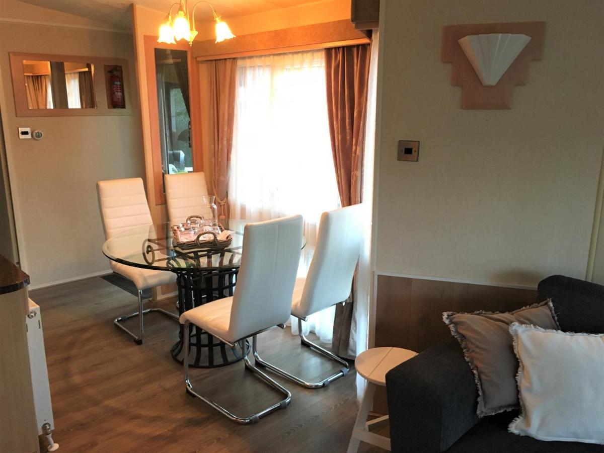 Prachtige Luxe Chalet Op De Veluwe Nabij โฮนเดอร์โล ภายนอก รูปภาพ